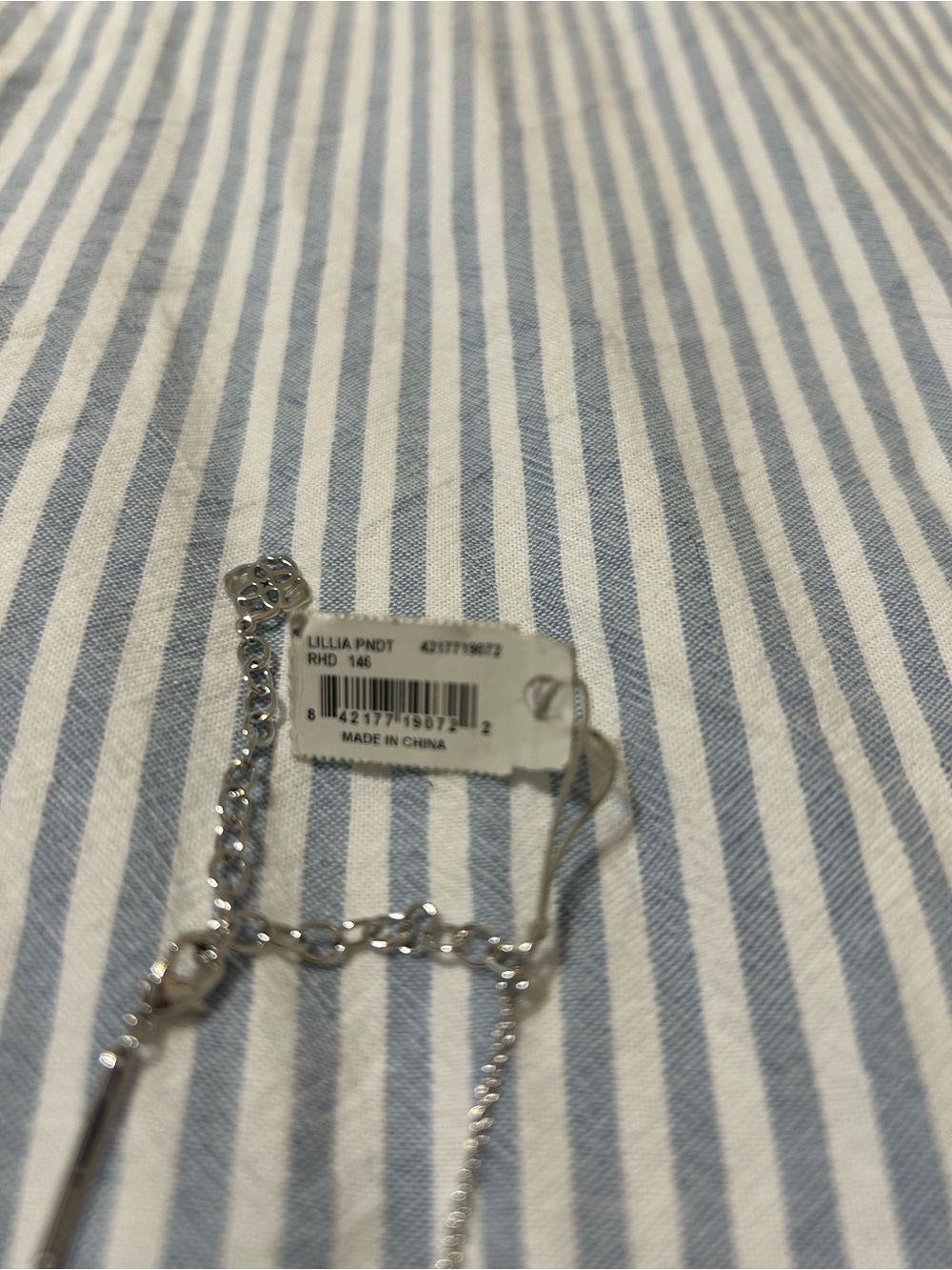 Kendra Scott Silver Butterfly Pendant Necklace in Iridescent Shell NWT - Picture 3 of 4